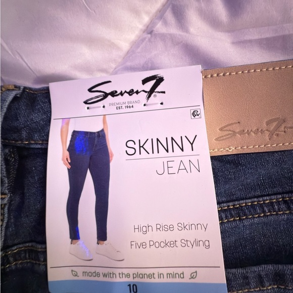 Seven Women's Blue Jeans - Picture 2 of 5